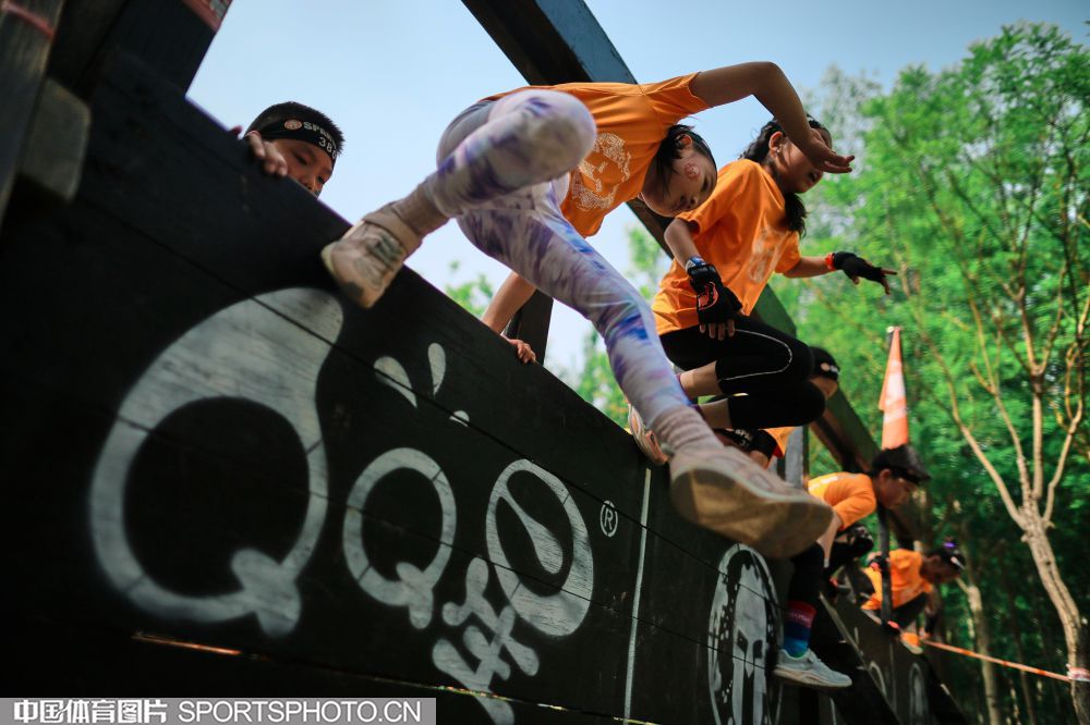 荣誉背后沉 荣誉背后沉